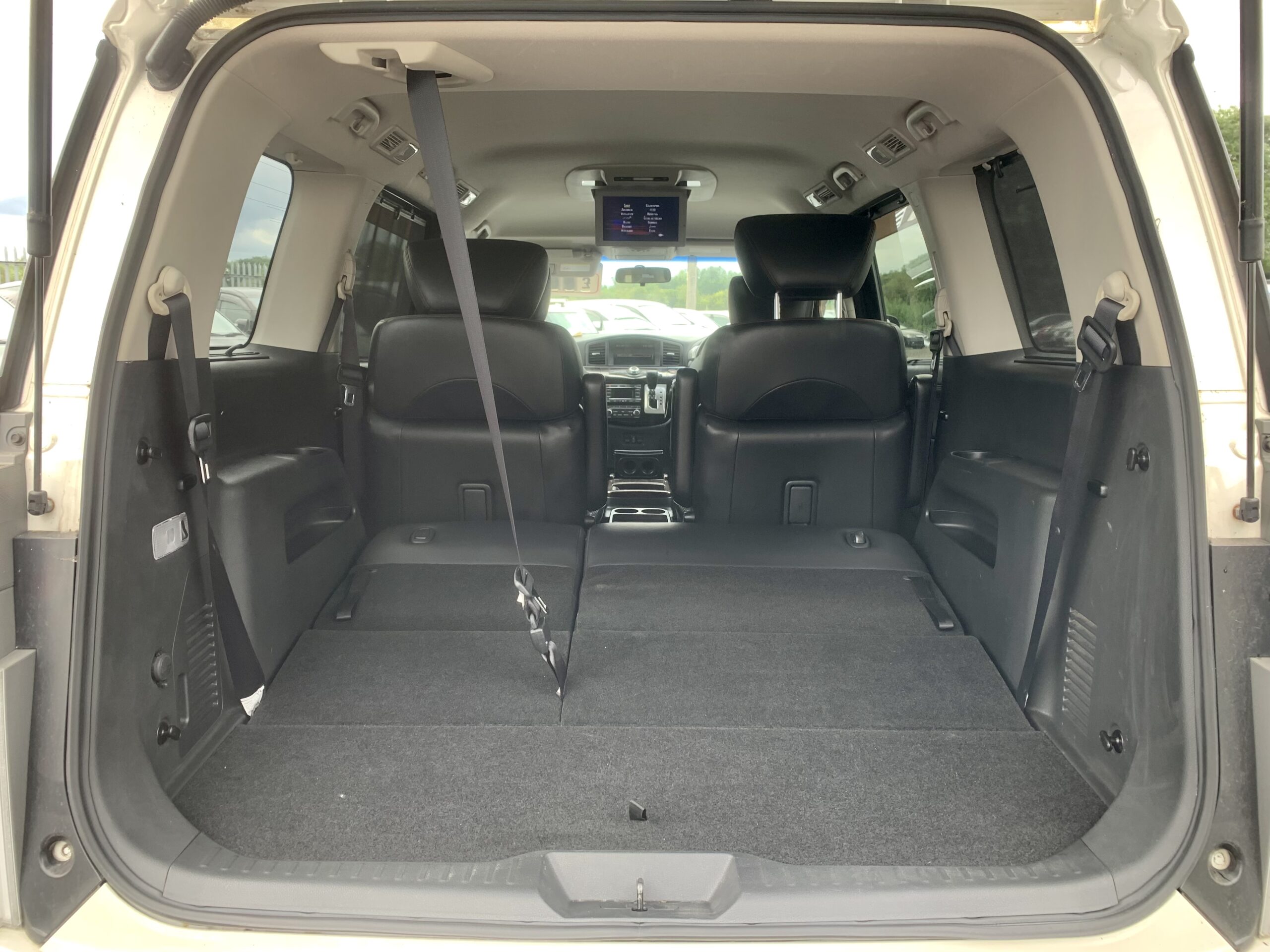 Nissan Elgrand 2×4 4×4 drive