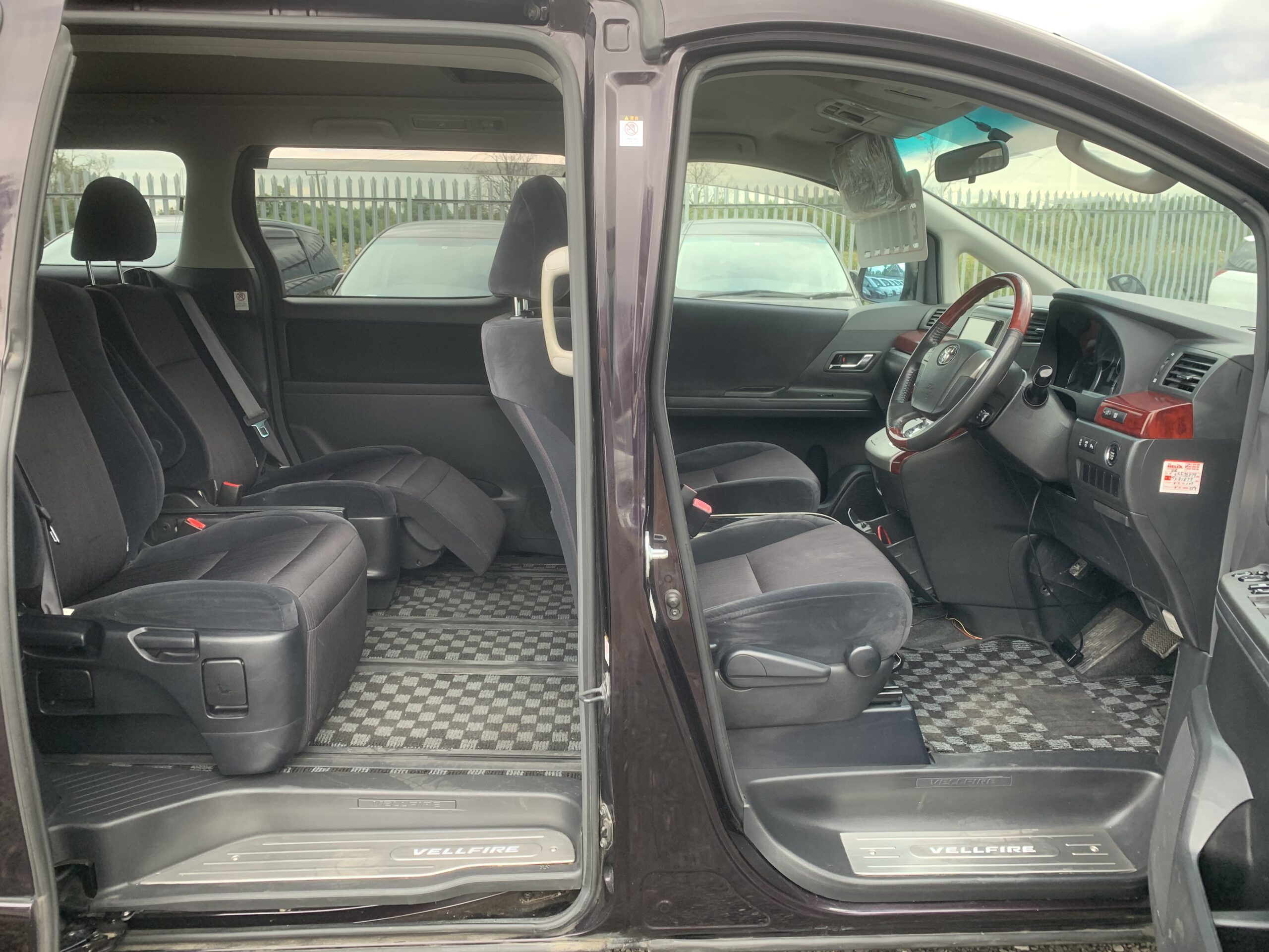 Toyota Vellfire 2.4 Auto MPV DVD