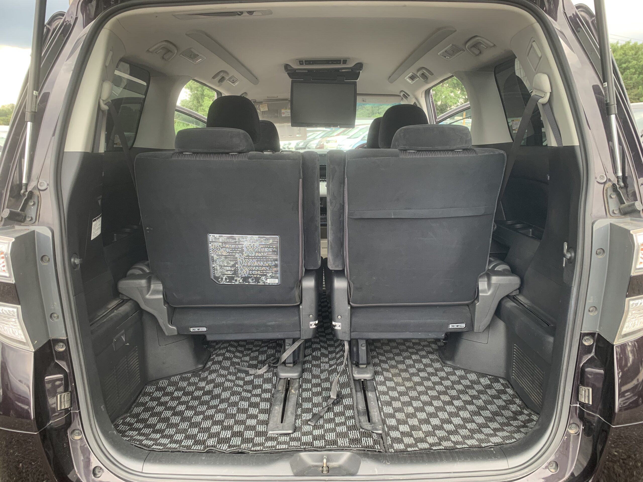 Toyota Vellfire 2.4 Auto MPV DVD