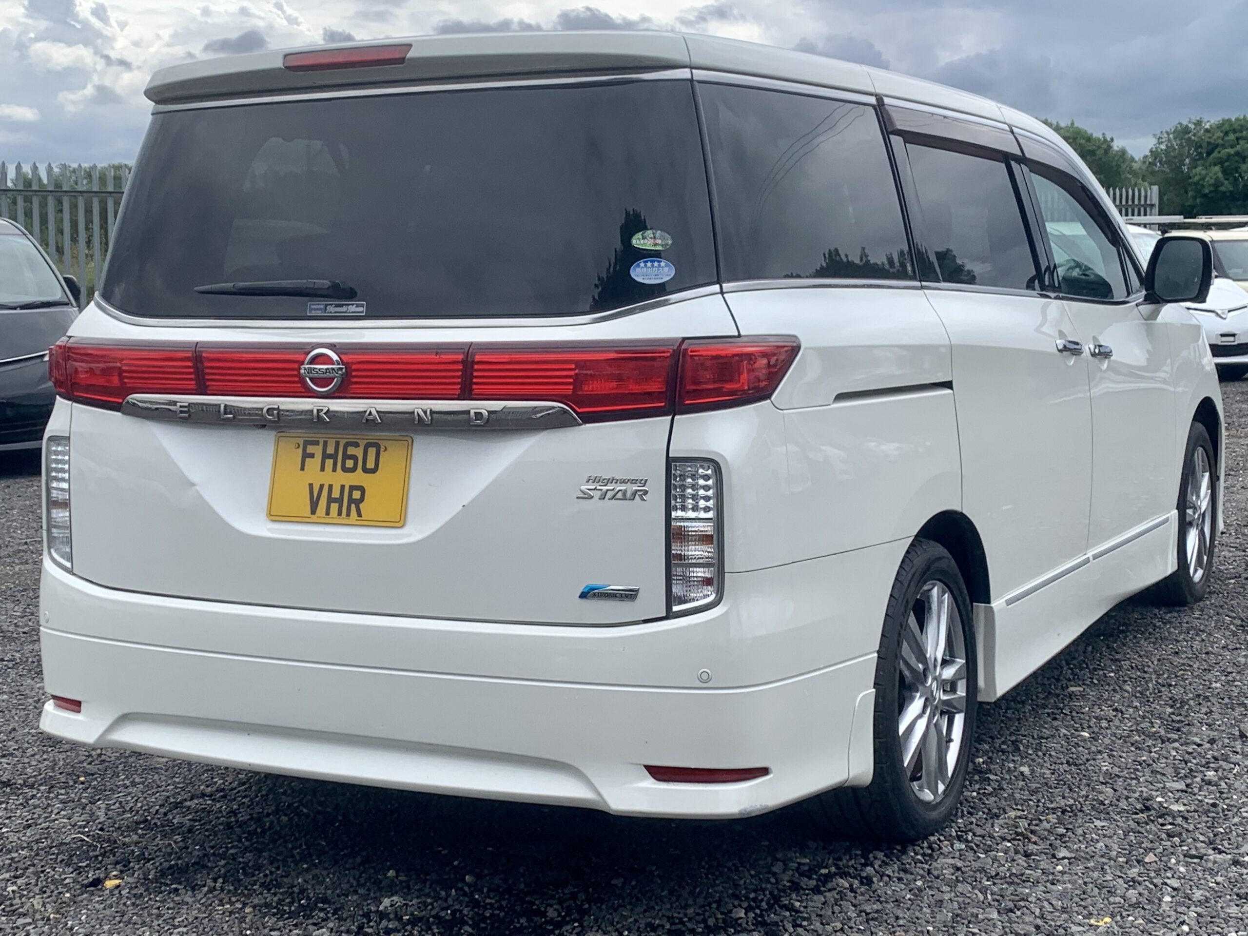 Nissan Elgrand 2×4 4×4 drive