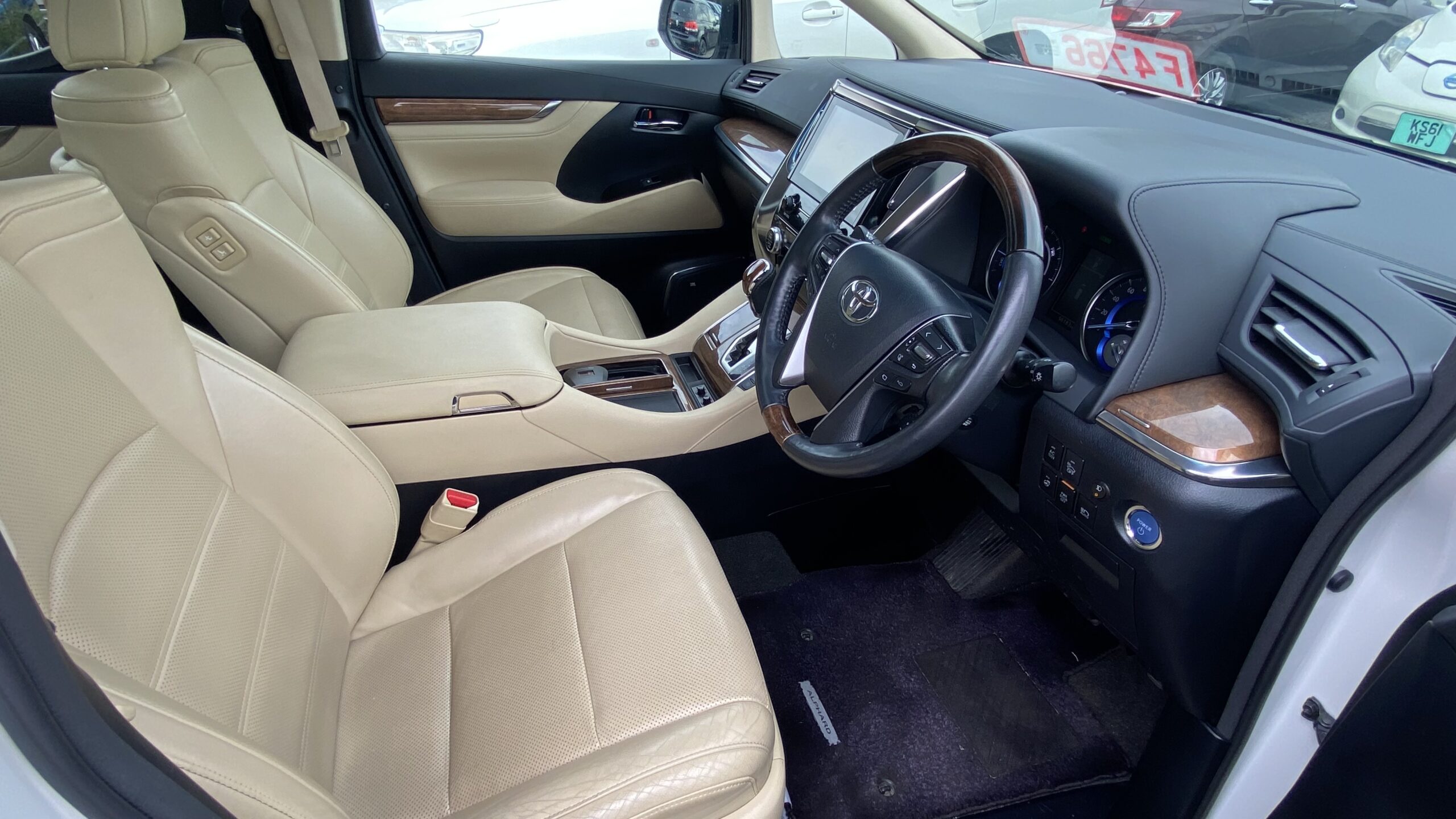 Toyota Alphard HYBRID