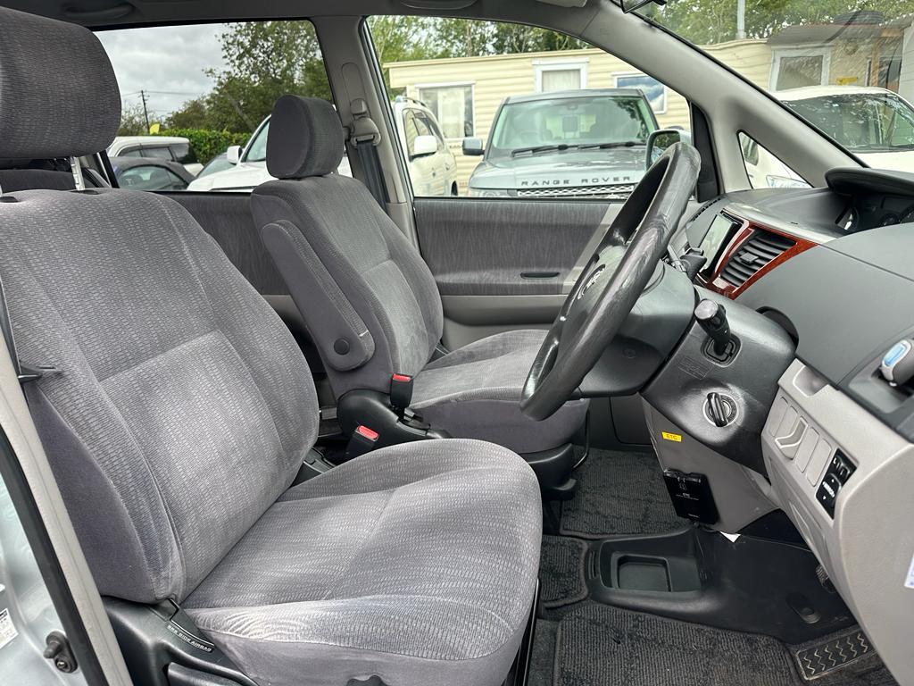 2002 Toyota Noah 2.0L Automatic MPV Disable Wheelchair Nippon Autos