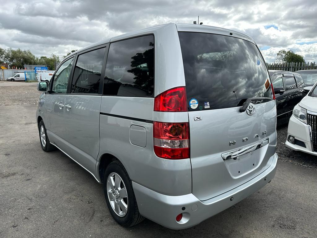 2002 Toyota Noah 2.0L Automatic MPV Disable Wheelchair Nippon Autos