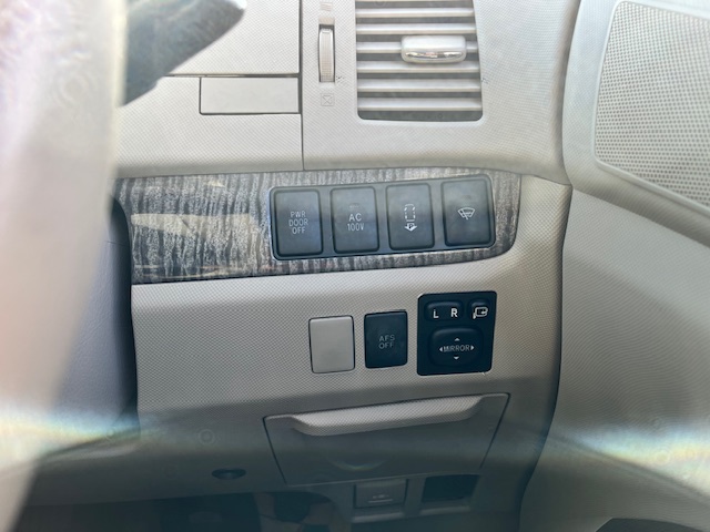 Toyota Estima 2.4L Automatic Hybrid MPV ULEZ