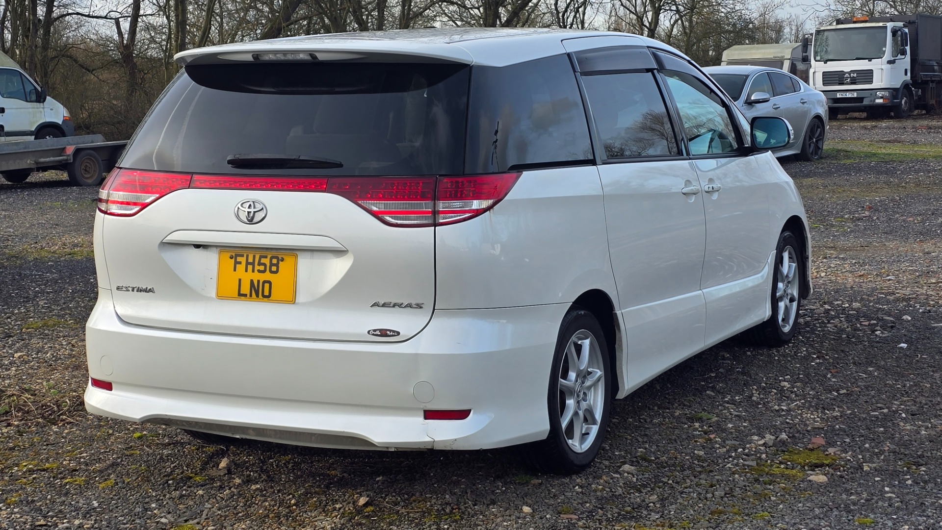 TOYOTA ESTIMA 2.4 Auto CVT