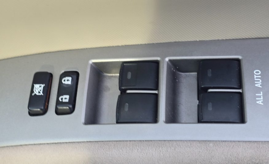 TOYOTA ESTIMA 2.4 Auto CVT
