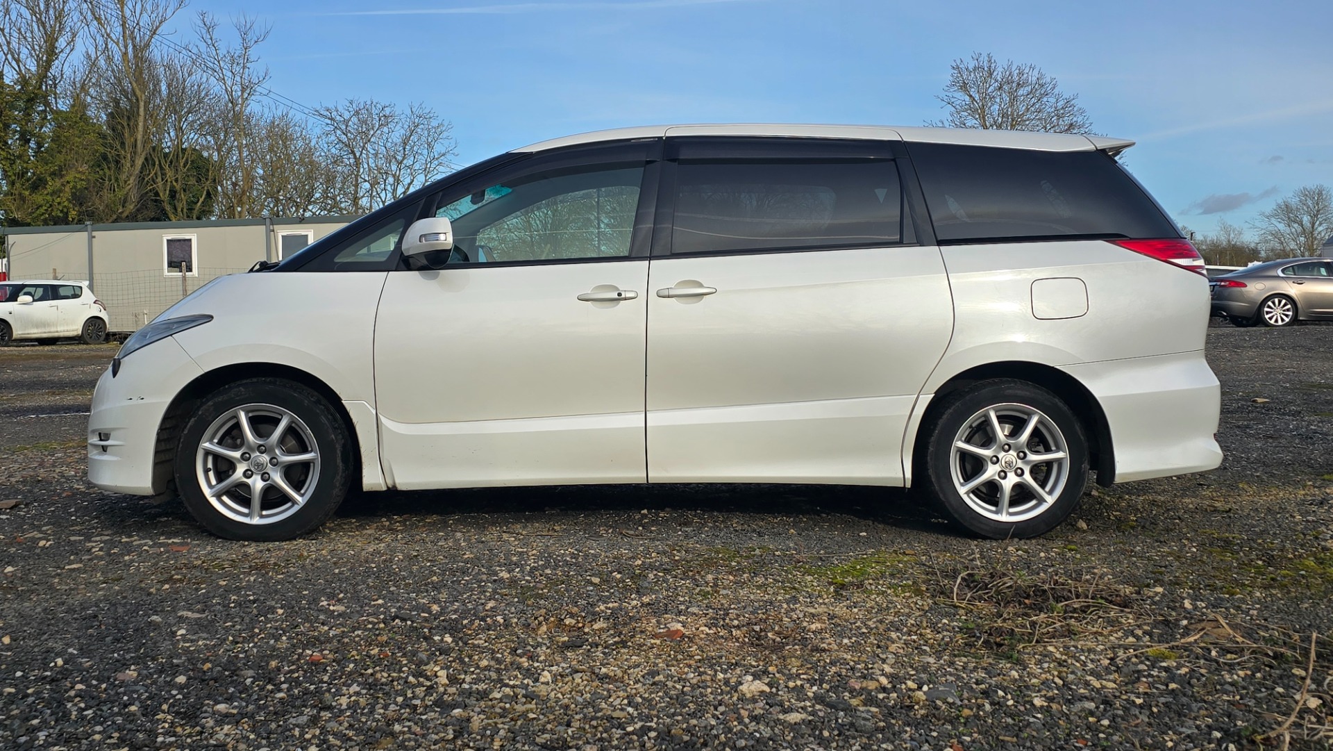 TOYOTA ESTIMA 2.4 Auto CVT