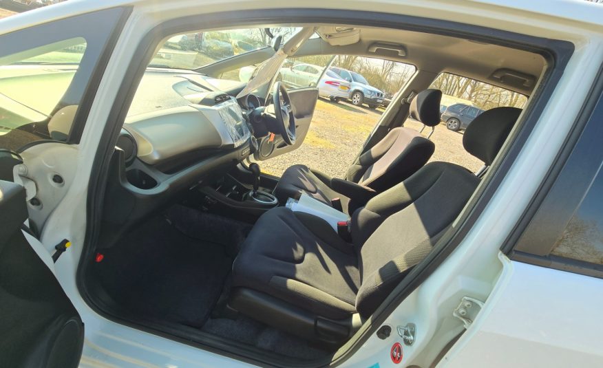 HONDA JAZZ 1.3h auto cvt ima