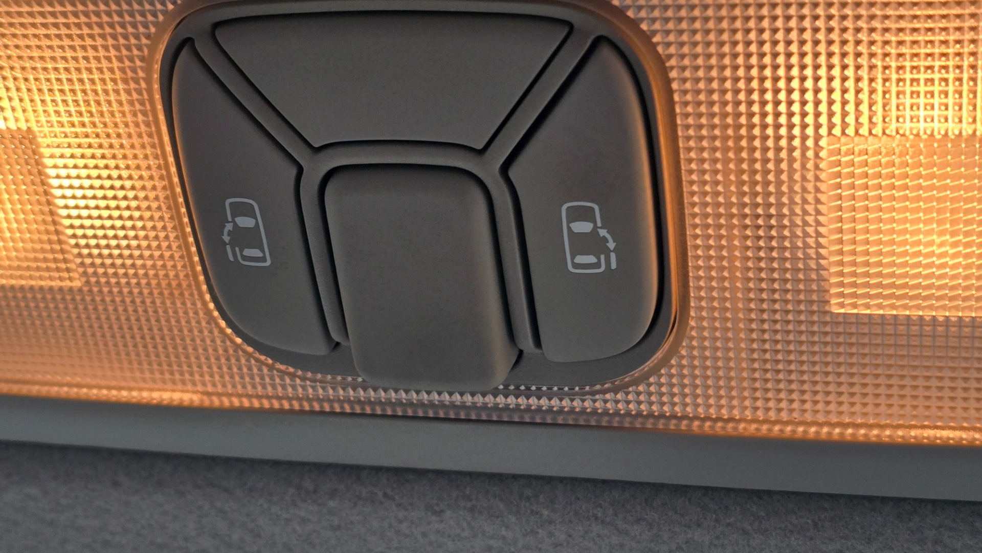 TOYOTA ESTIMA 2.4 Auto CVT