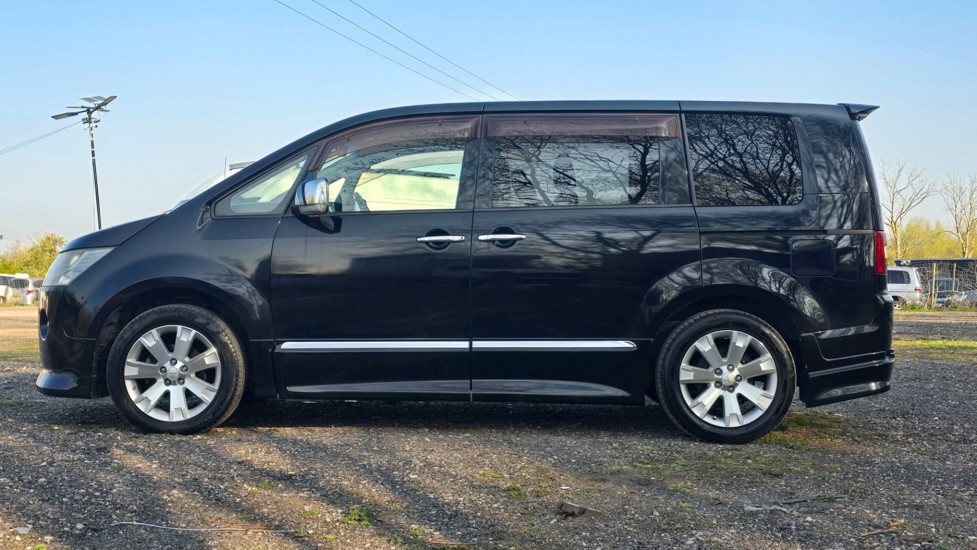 Mitsubishi Delica Mivec 2.4 Auto 8 Seater