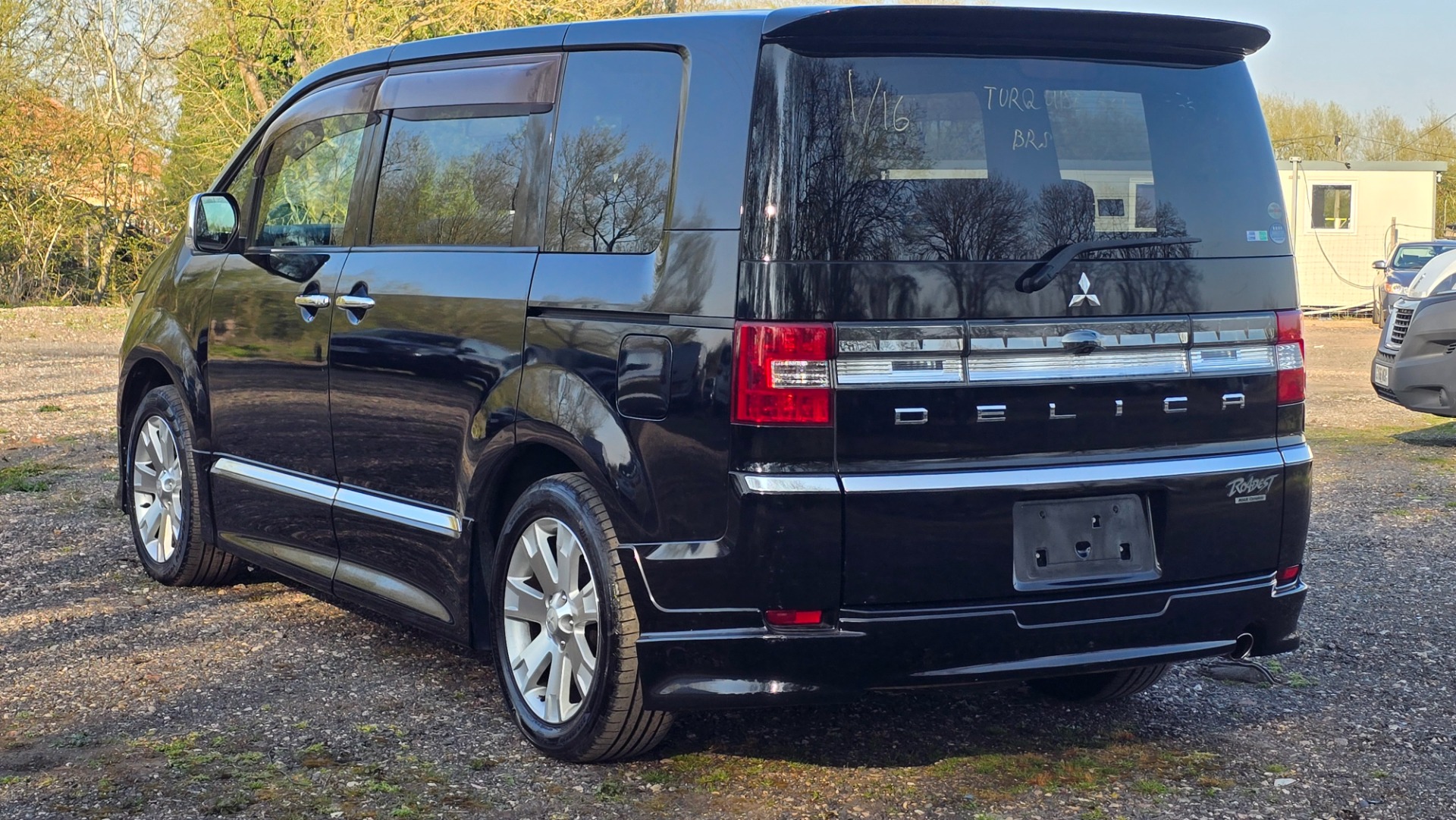 Mitsubishi Delica Mivec 2.4 Auto 8 Seater