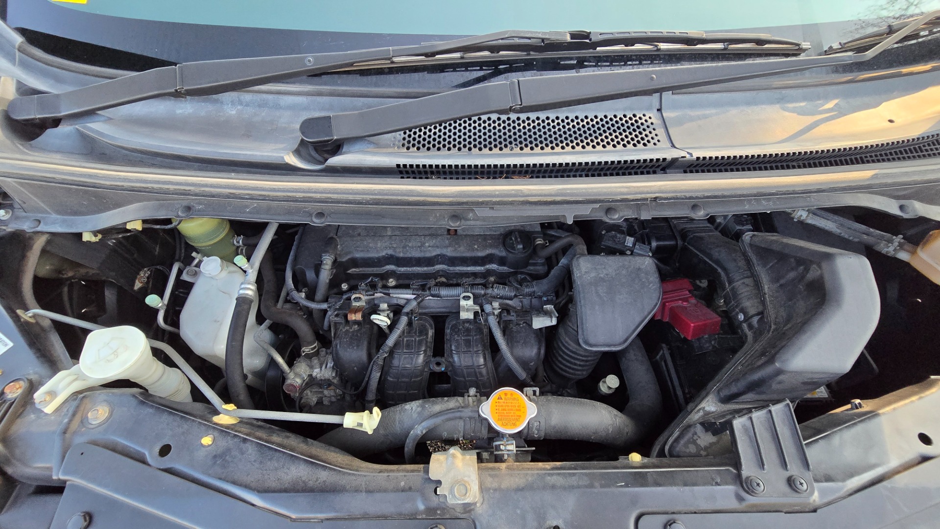 Mitsubishi Delica Mivec 2.4 Auto 8 Seater