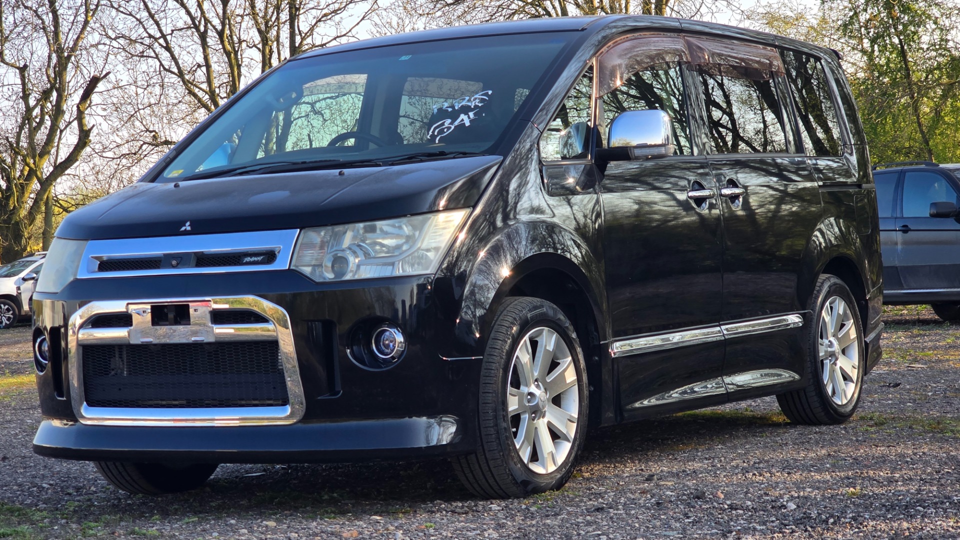 Mitsubishi Delica Mivec 2.4 Auto 8 Seater