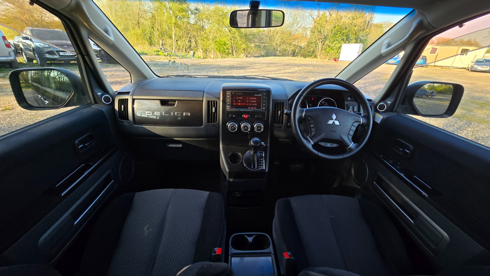 Mitsubishi Delica Mivec 2.4 Auto 8 Seater