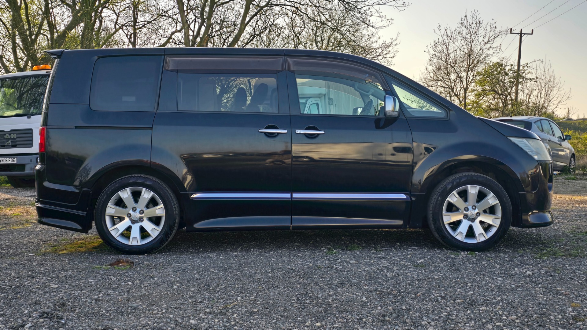 Mitsubishi Delica Mivec 2.4 Auto 8 Seater