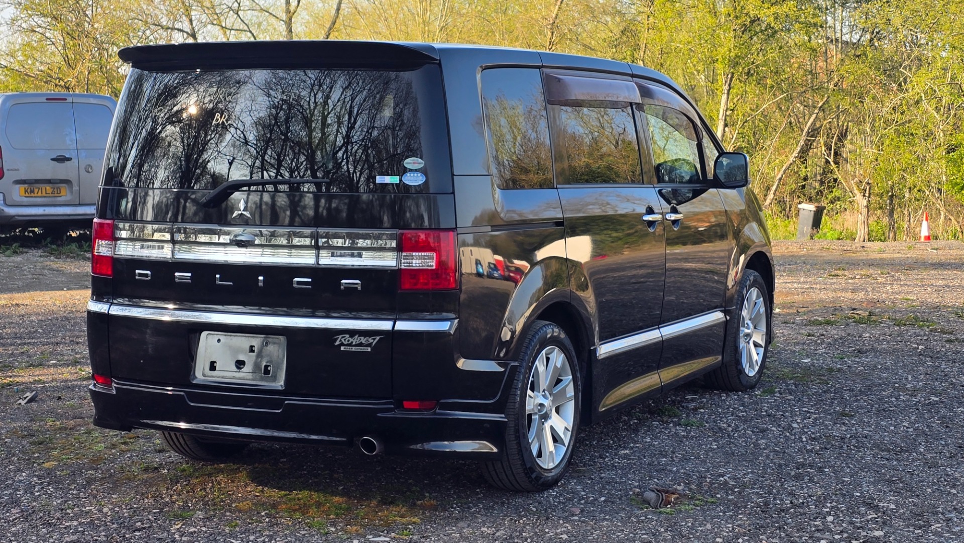 Mitsubishi Delica Mivec 2.4 Auto 8 Seater