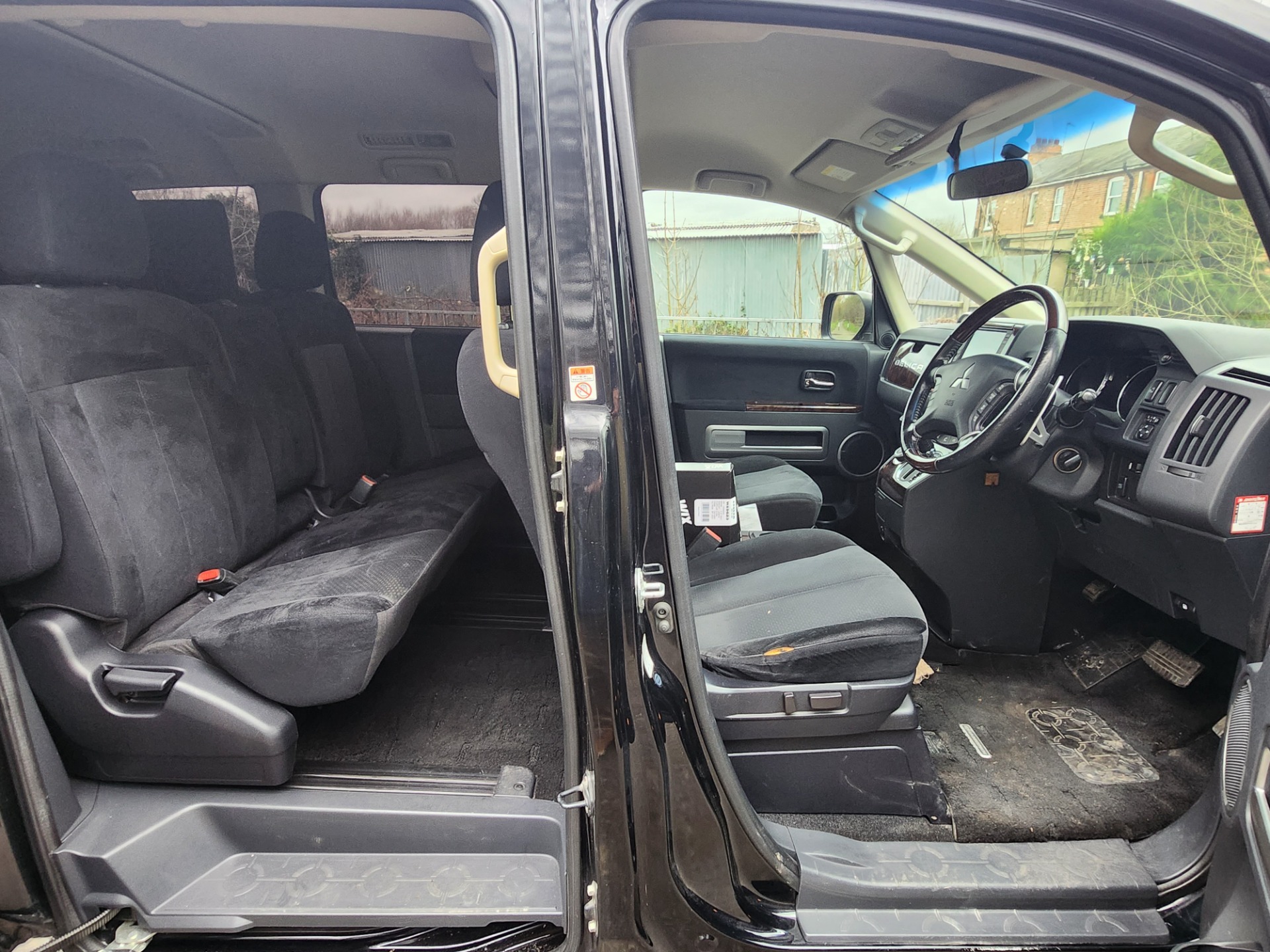 Mitsubishi Delica Mivec 2.4 Auto 8 Seater