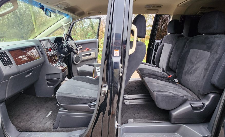 Mitsubishi Delica Mivec 2.4 Auto 8 Seater