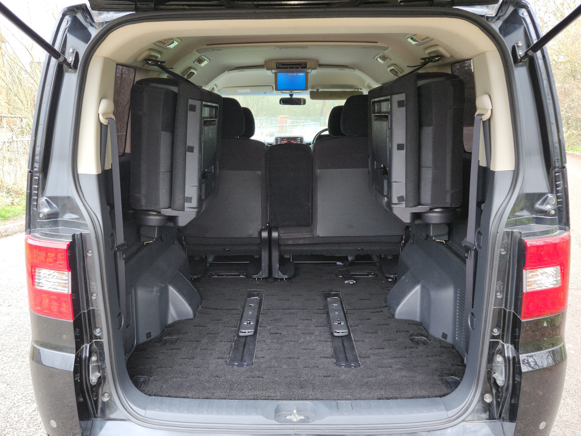 Mitsubishi Delica Mivec 2.4 Auto 8 Seater