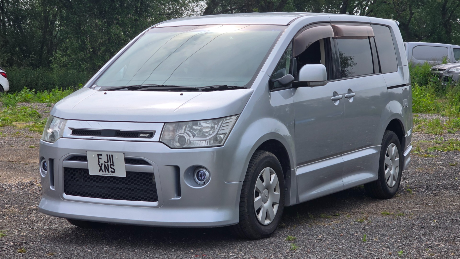 MITSUBISHI DELICA D5 2.0 Auto 8 Seater