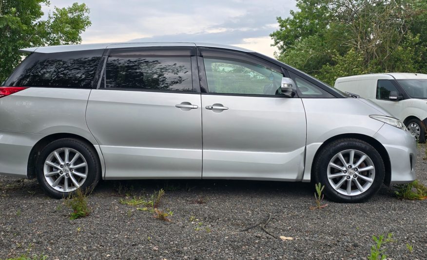 TOYOTA ESTIMA 2.4 Auto CVT 7 Seater