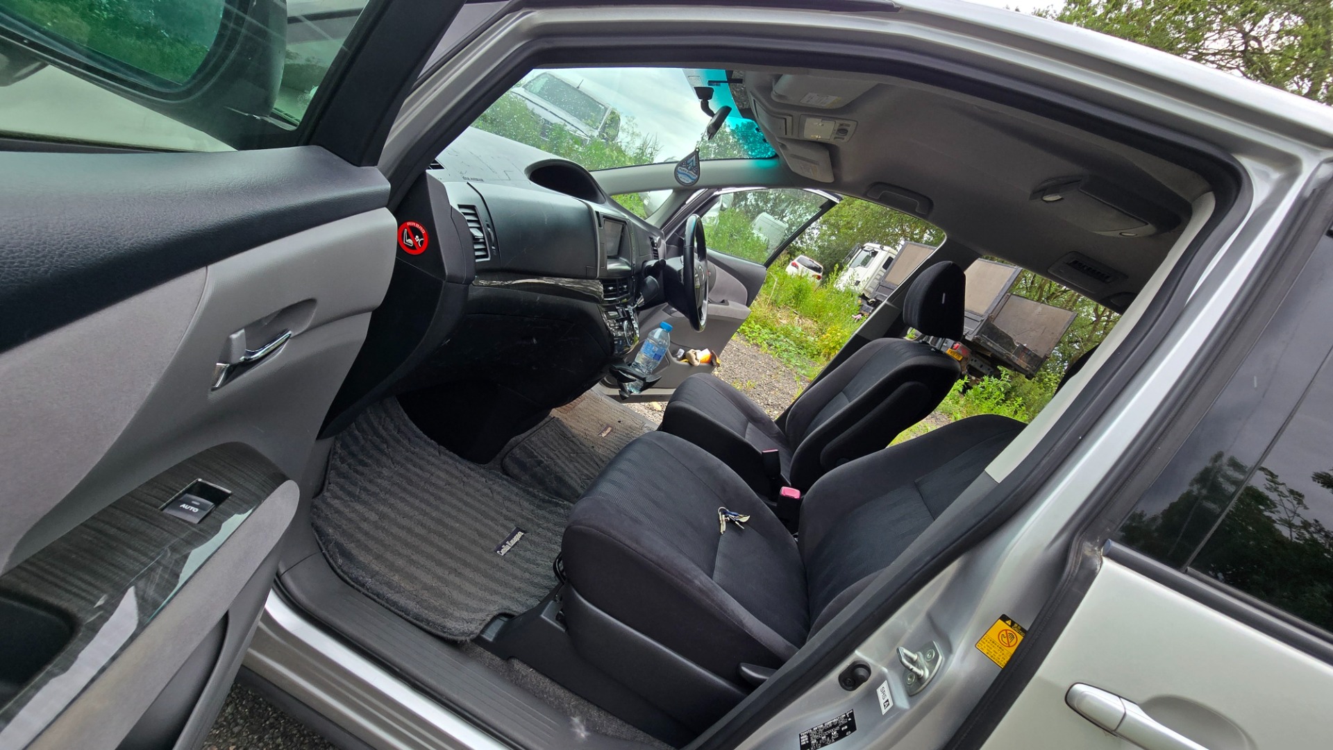 TOYOTA ESTIMA 2.4 Auto CVT 7 Seater