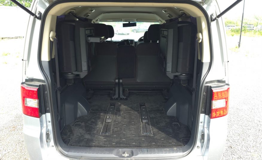 MITSUBISHI DELICA D5 2.0 Auto 8 Seater