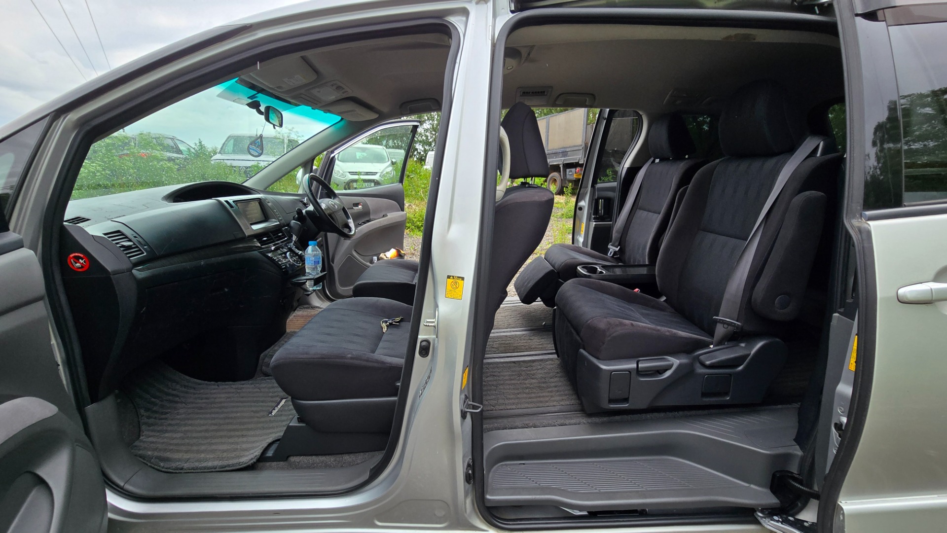 TOYOTA ESTIMA 2.4 Auto CVT 7 Seater