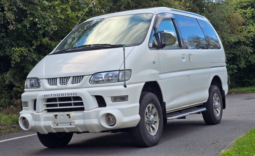 MITSUBISHI L400 ACTIVE FIELD EDITION Space Gear Crystal Light Roof