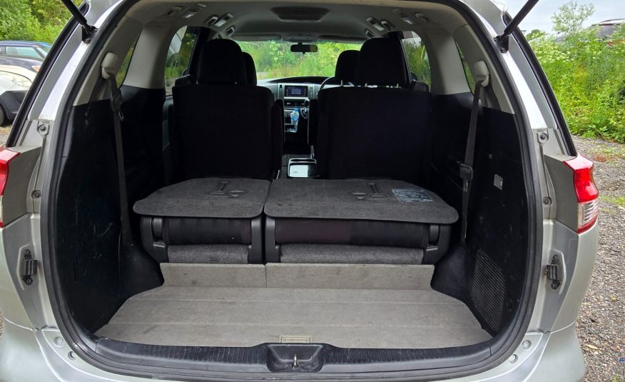 TOYOTA ESTIMA 2.4 Auto CVT 7 Seater