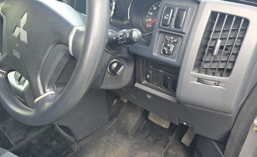 MITSUBISHI DELICA D5 2.0 Auto 8 Seater