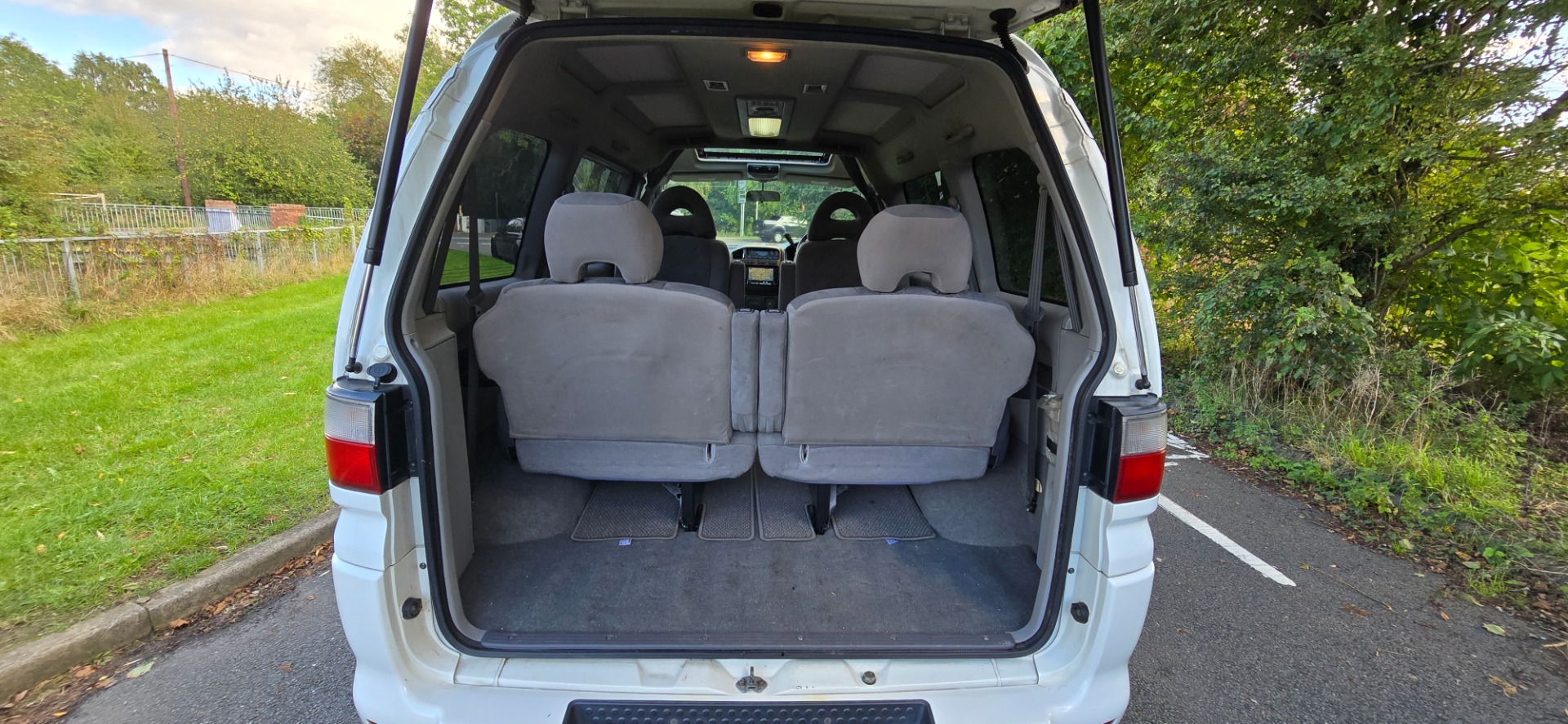 MITSUBISHI L400 ACTIVE FIELD EDITION Space Gear Crystal Light Roof