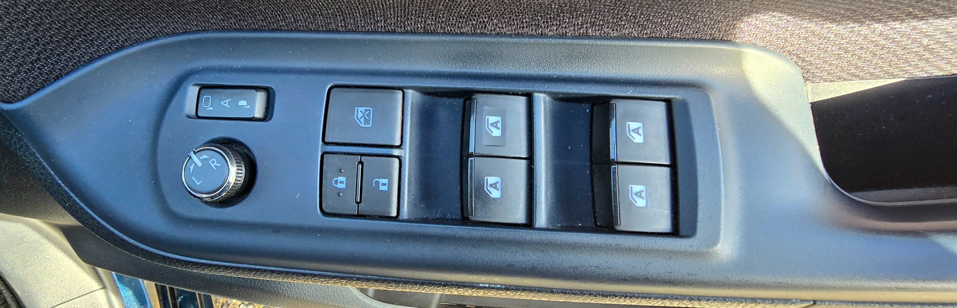 TOYOTA VOXY 1.8h Auto 7 Seater Hybrid