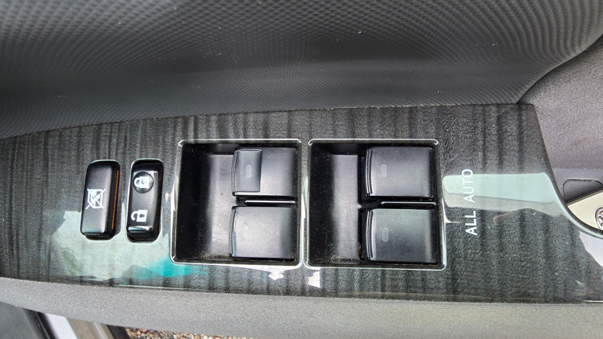 TOYOTA ESTIMA 2.4 Auto CVT 7 Seater