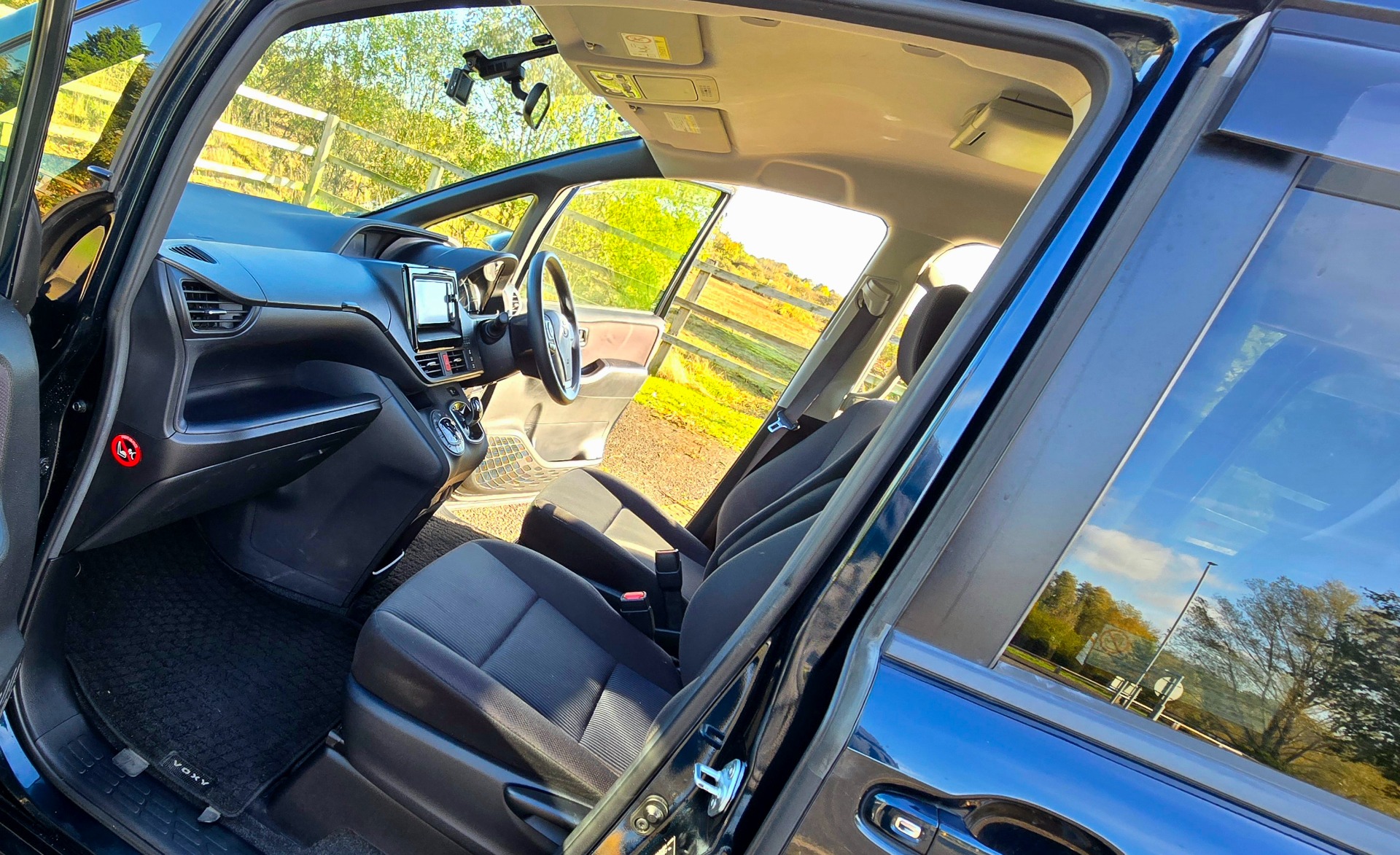 TOYOTA VOXY 1.8h Auto 7 Seater Hybrid