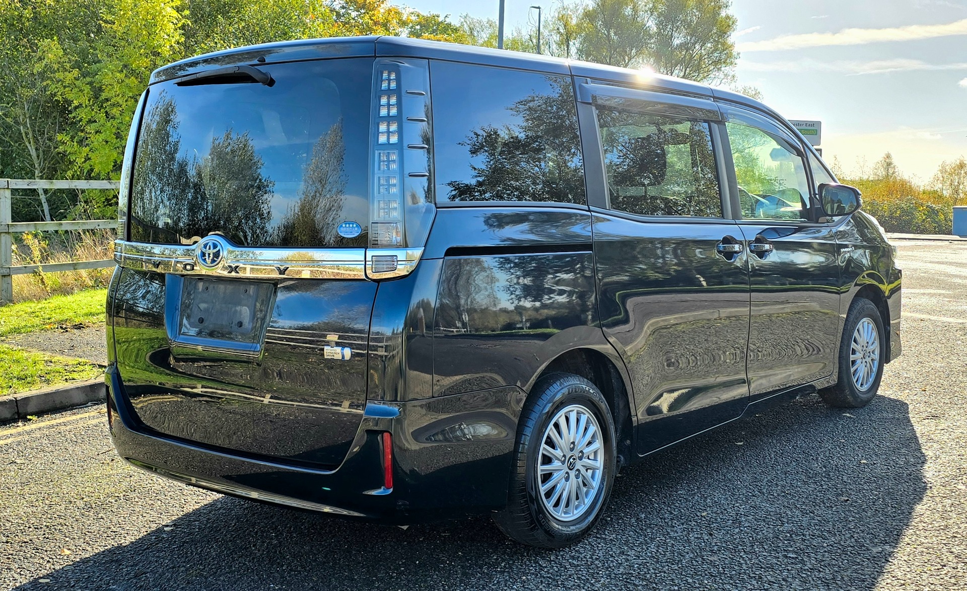 TOYOTA VOXY 1.8h Auto 7 Seater Hybrid