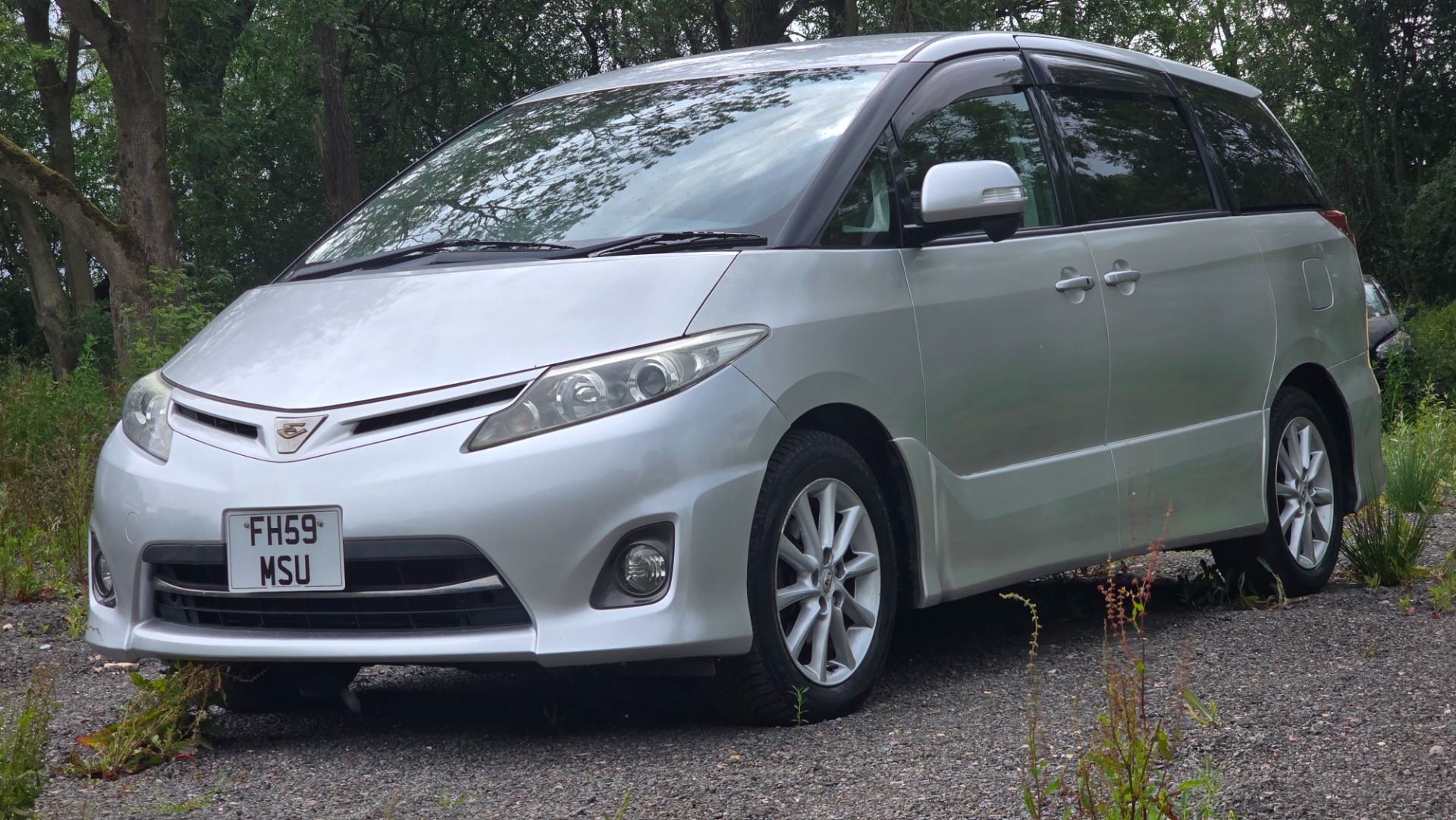 TOYOTA ESTIMA 2.4 Auto CVT 7 Seater