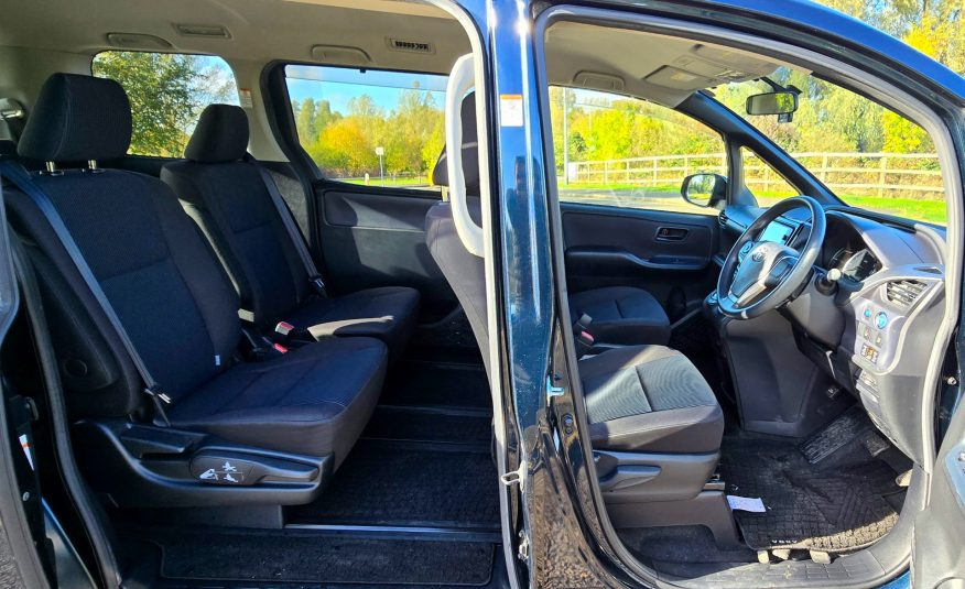 TOYOTA VOXY 1.8h Auto 7 Seater Hybrid