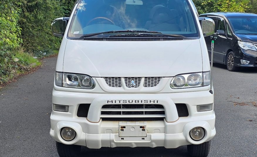 MITSUBISHI L400 ACTIVE FIELD EDITION Space Gear Crystal Light Roof