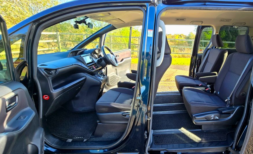 TOYOTA VOXY 1.8h Auto 7 Seater Hybrid