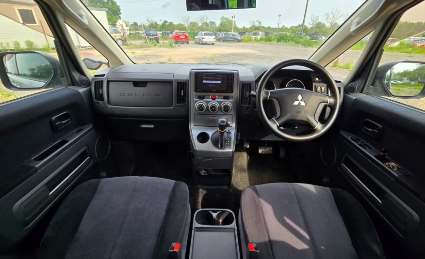 MITSUBISHI DELICA D5 2.0 Auto 8 Seater
