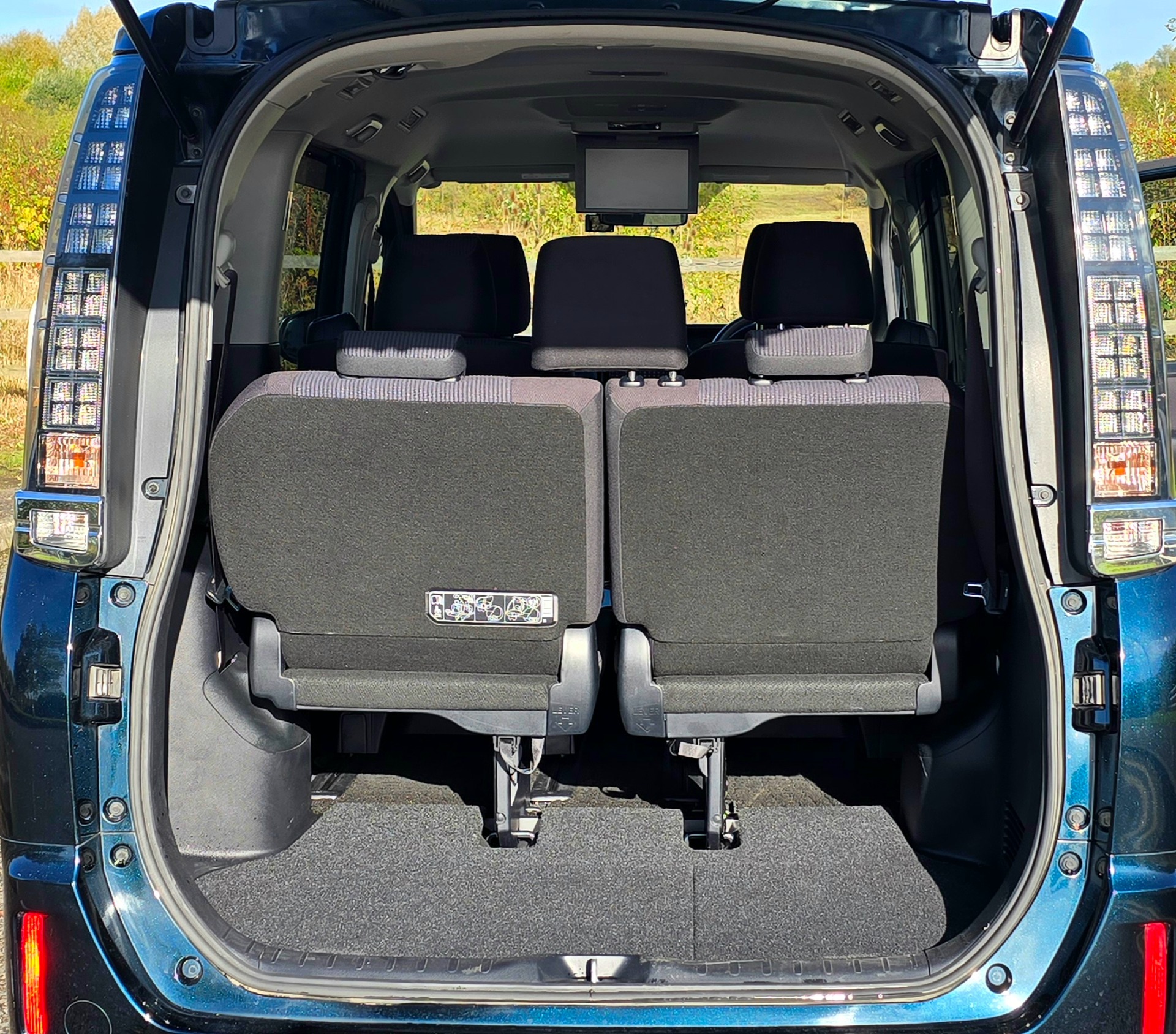 TOYOTA VOXY 1.8h Auto 7 Seater Hybrid