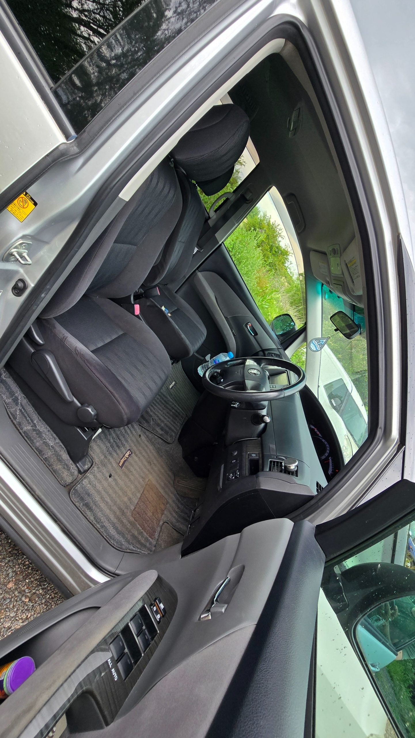 TOYOTA ESTIMA 2.4 Auto CVT 7 Seater