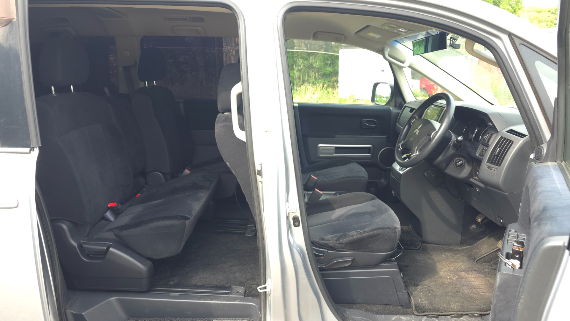 MITSUBISHI DELICA D5 2.0 Auto 8 Seater