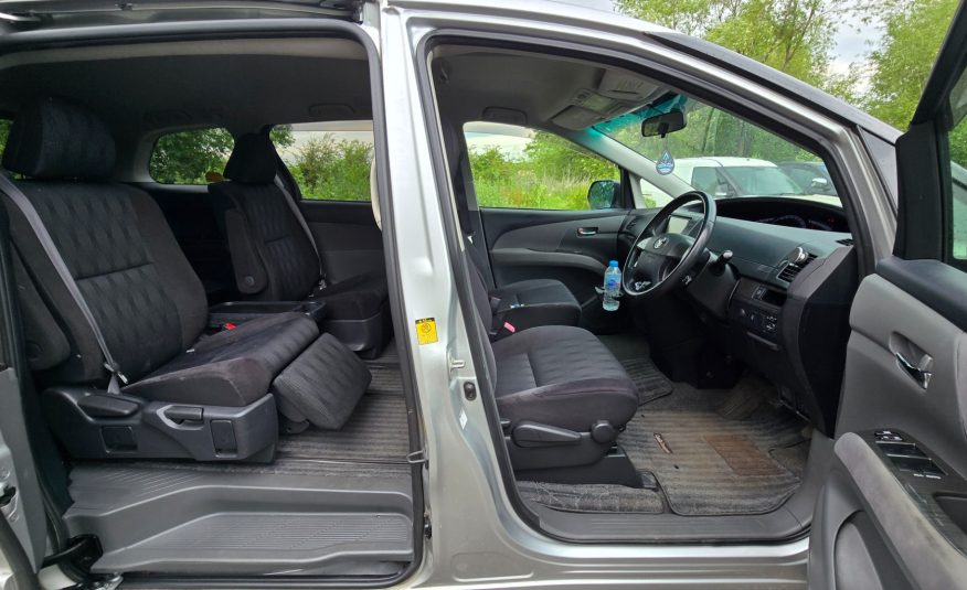 TOYOTA ESTIMA 2.4 Auto CVT 7 Seater