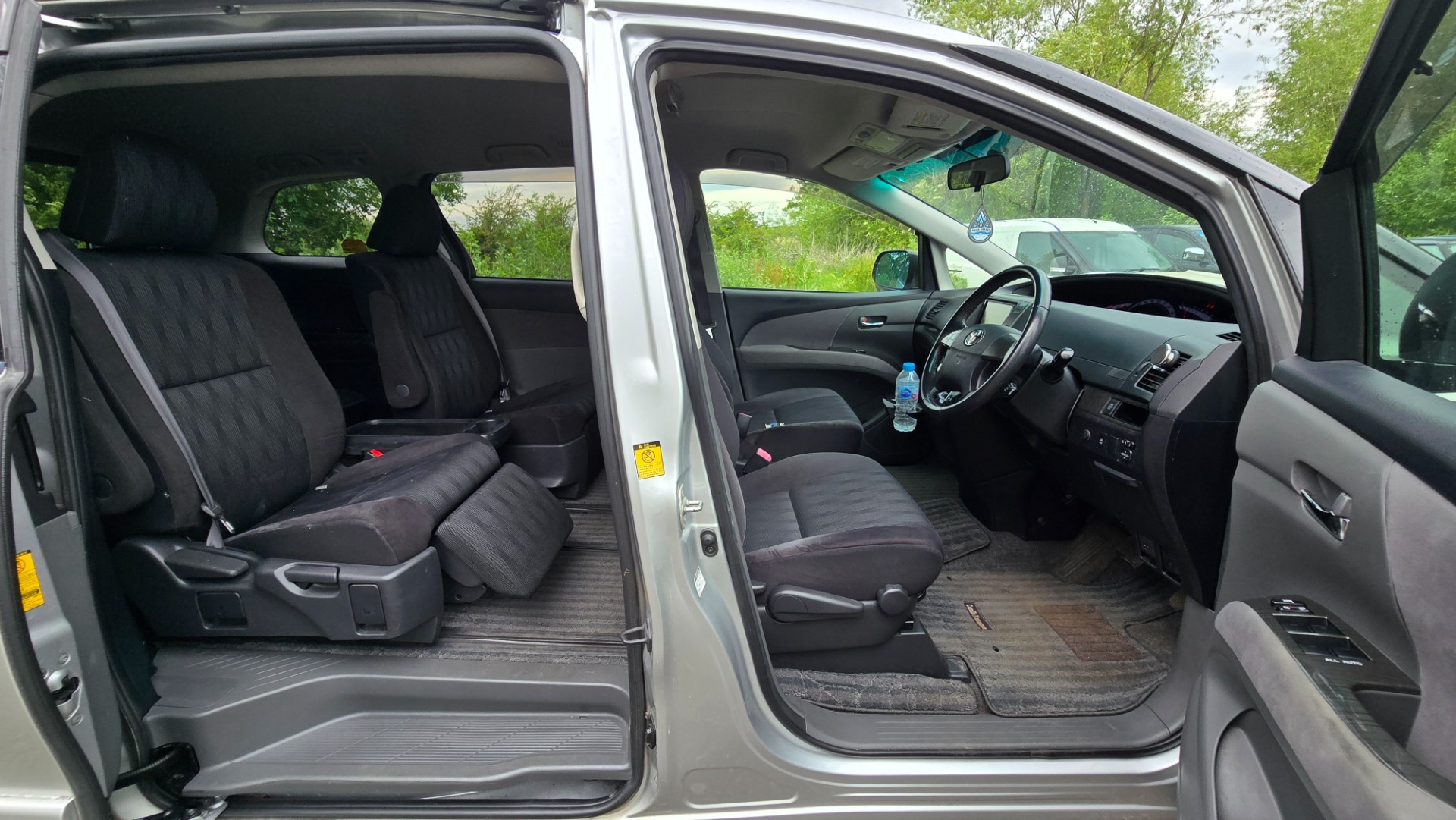 TOYOTA ESTIMA 2.4 Auto CVT 7 Seater