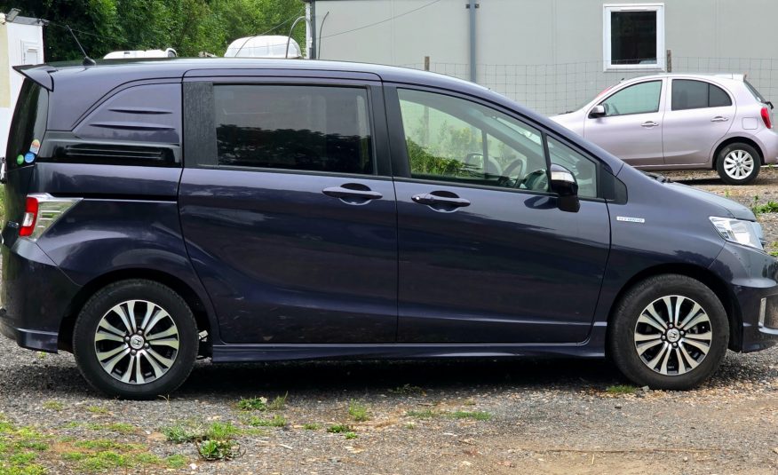 HONDA FREED SPIKE HYBRID 1.5 Auto 5 Seater MPV