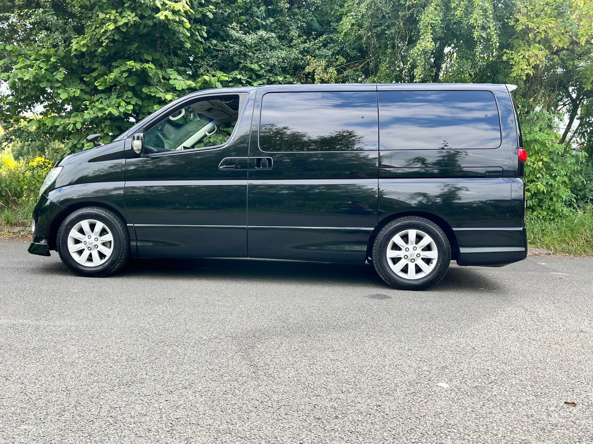 NISSAN ELGRAND 3.5 V6 Auto 8 Seater mpv 4X4