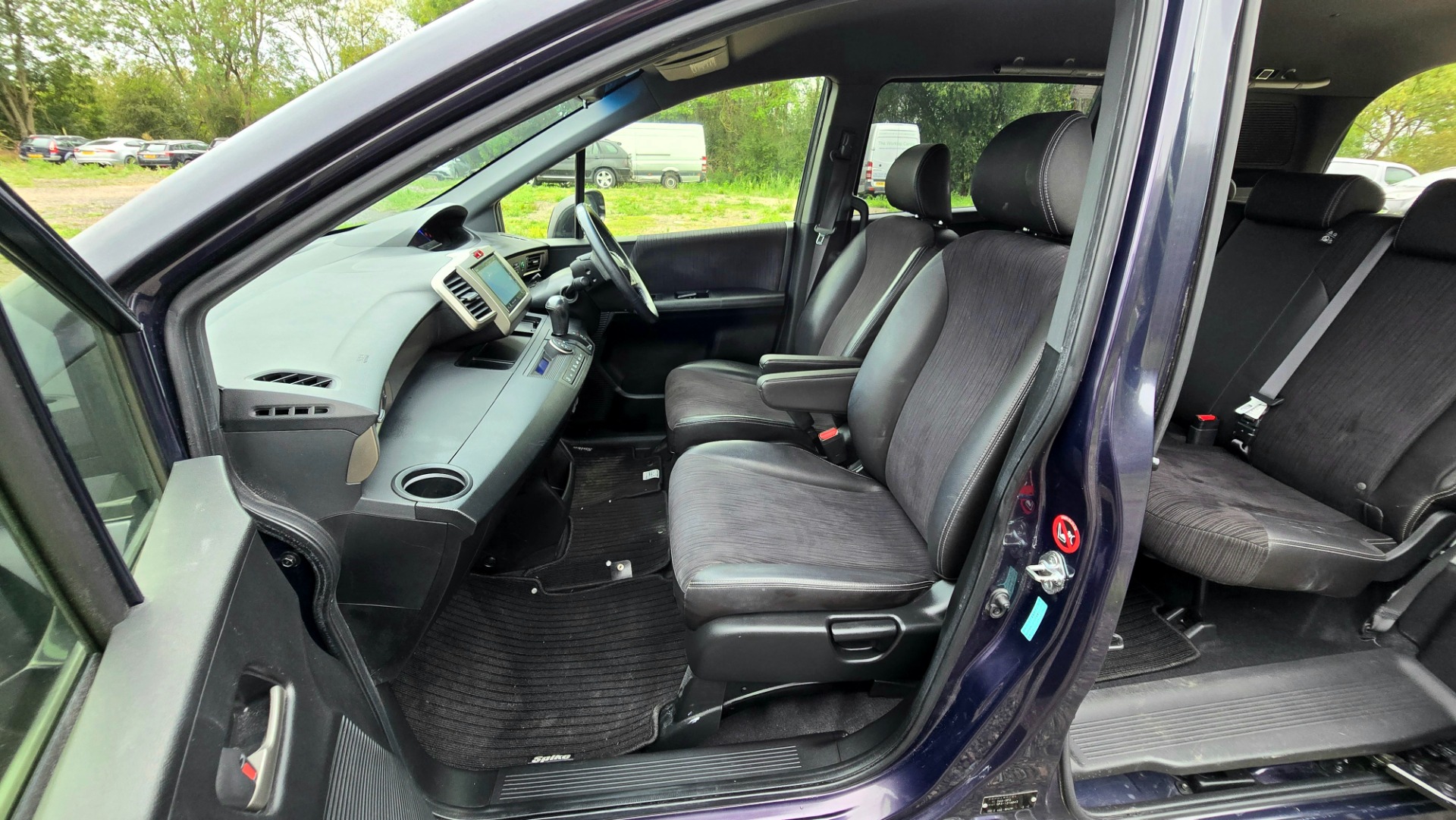 HONDA FREED SPIKE HYBRID 1.5 Auto 5 Seater MPV