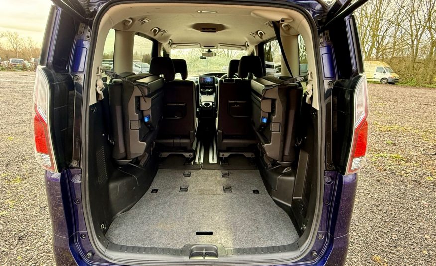 NISSAN SERENA 2.0h Auto 8 Seater Hybrid